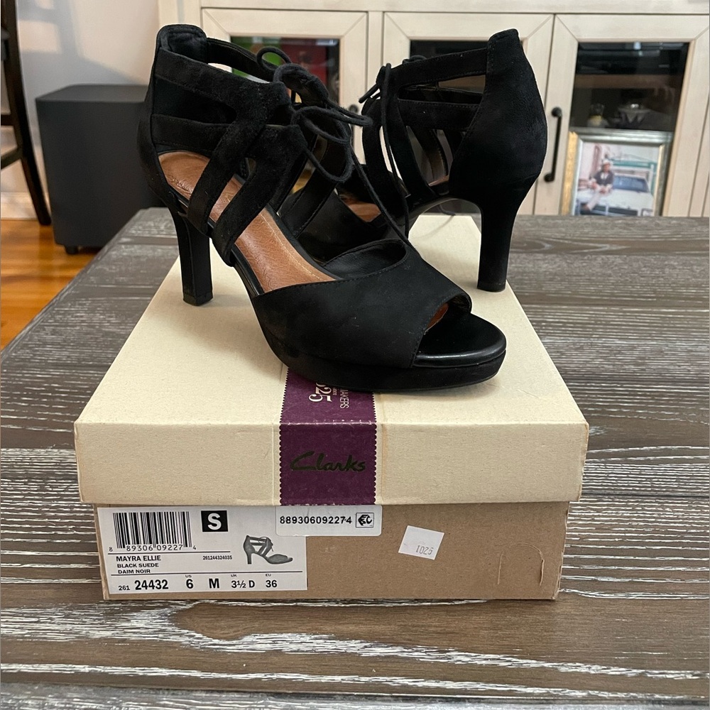 Clark’s black heels